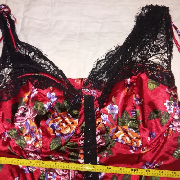 Torrid Size 2 - Picture 2 of 6